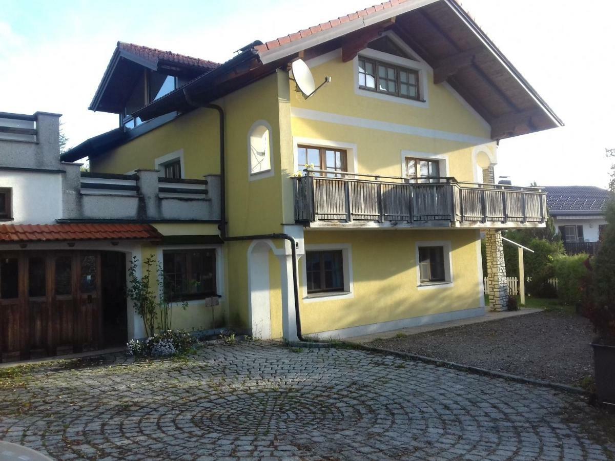 Ferienwohnung Wiesmuehlstrasse Henndorf am Wallersee Luaran gambar