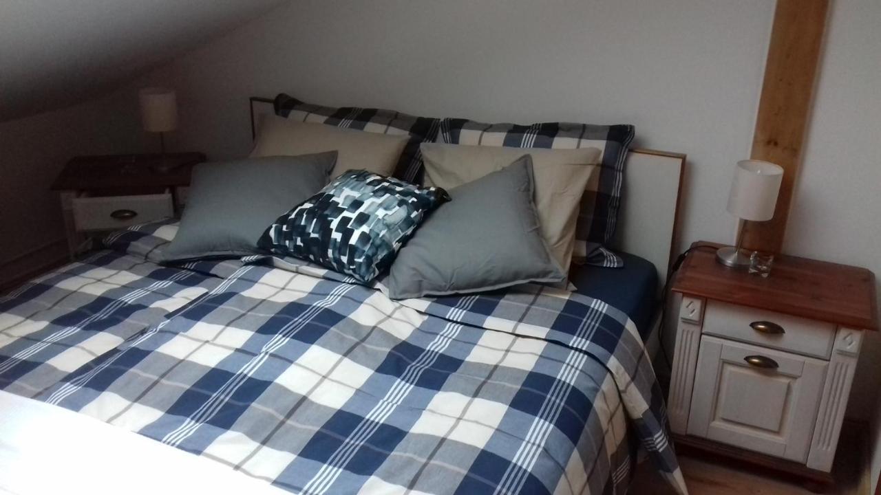 Ferienwohnung Wiesmuehlstrasse Henndorf am Wallersee Bilik gambar